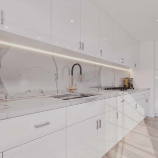 Cocina Frost White Slim Shaker 10x10