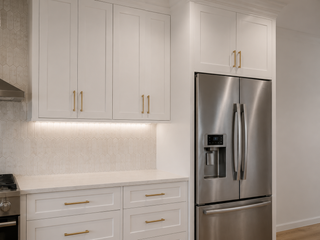 Frost White Shaker cabinet detail 5 - HomeCabinets