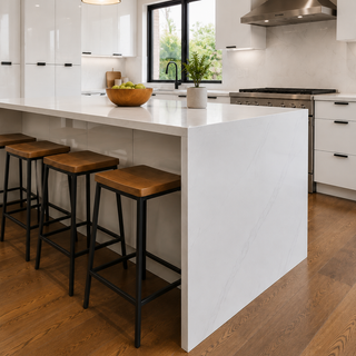 Cocina blanca de alto brillo de 10x10