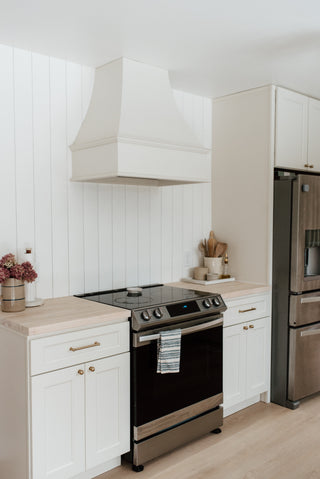 Creamy White Shaker 10x10 Kitchen