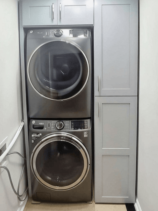 Dove Gray Shaker 10x10 Kitchen - homecabinets